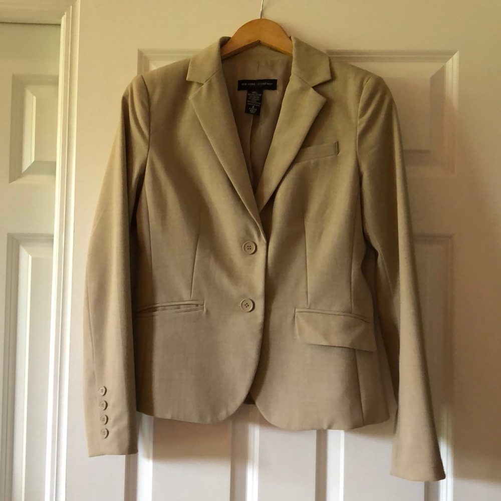 SALE🥳🤩EUC NY&CO Blazer in Khaki (6)